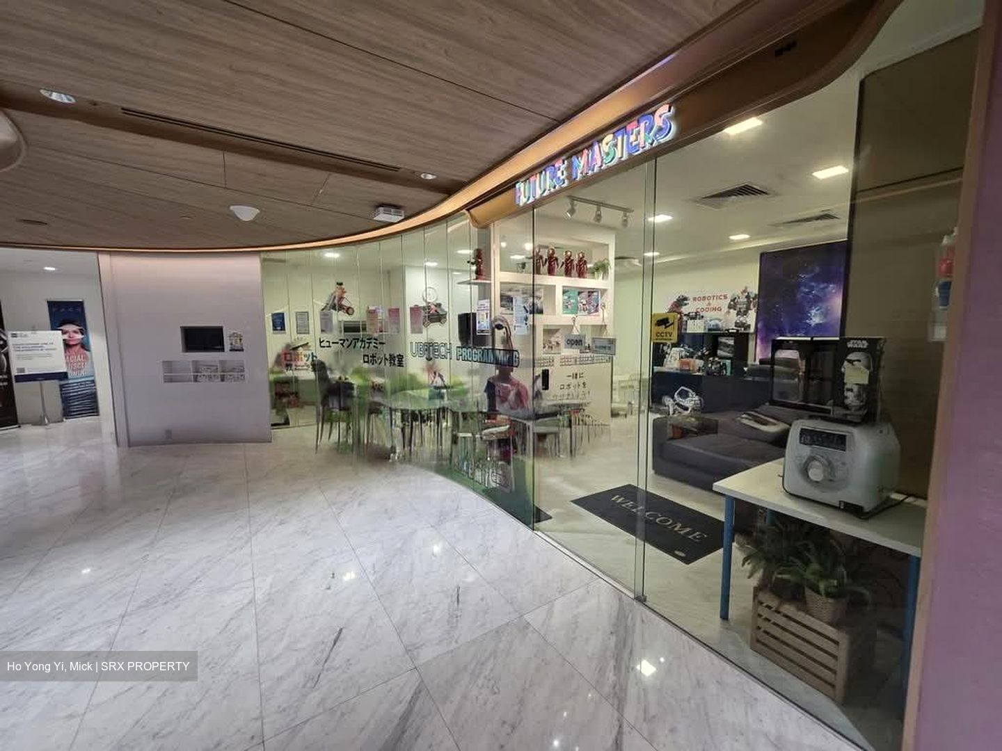 111 Somerset (D9), Retail #567494771